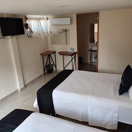 Hotel Ashly Loma Larga Acapulco Esterno foto